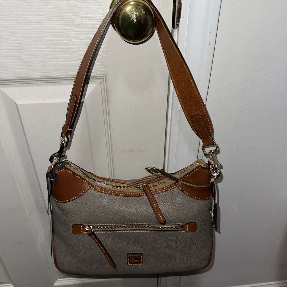 New Dooney Bourke Leather Taupe Hobo Bag Gold Hardware Widestrap‎ Charms Medium